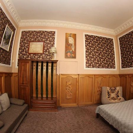 Orpheus Hostel And Apartments Odessa Exterior photo