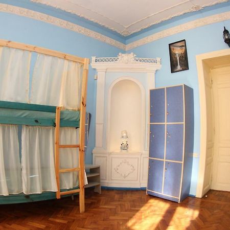 Orpheus Hostel And Apartments Odessa Exterior photo