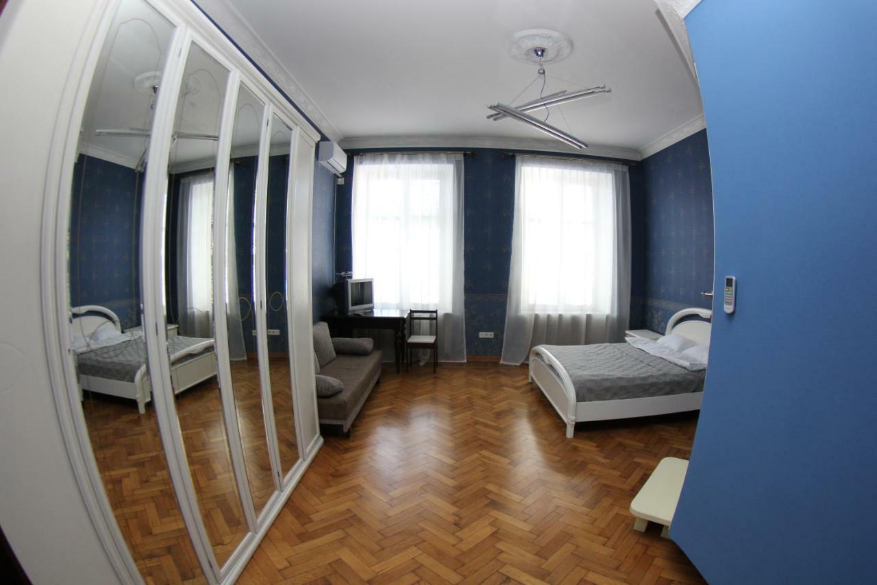 Orpheus Hostel And Apartments Odessa Exterior photo