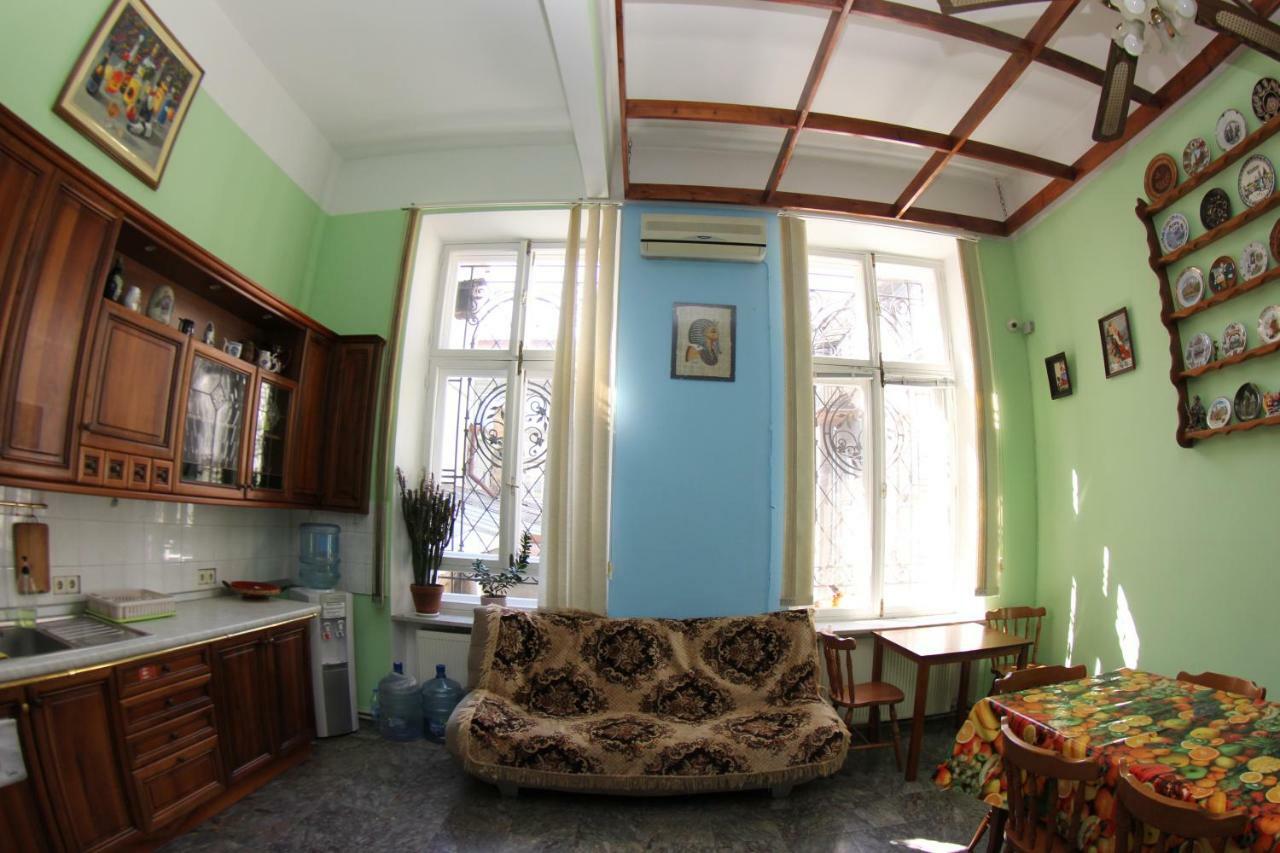 Orpheus Hostel And Apartments Odessa Exterior photo