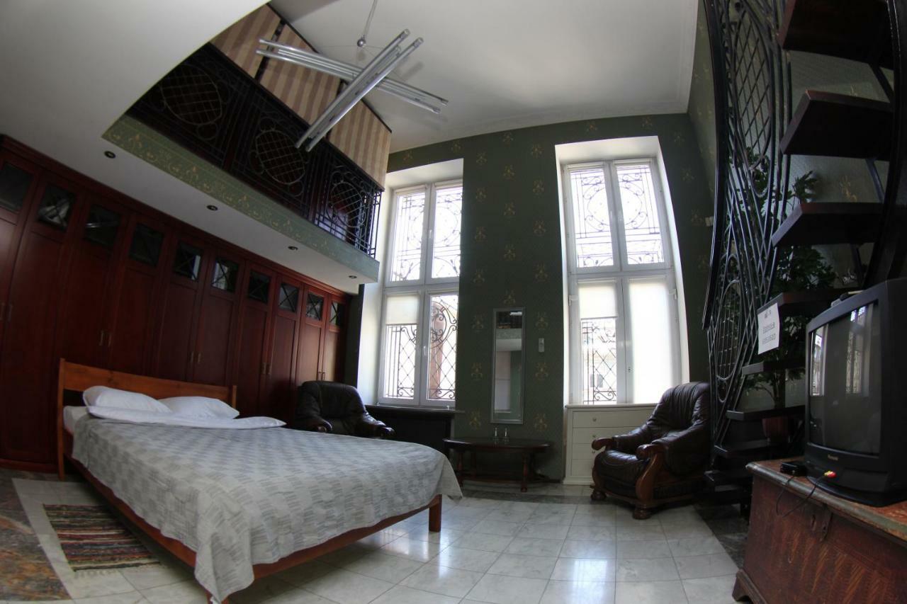 Orpheus Hostel And Apartments Odessa Exterior photo