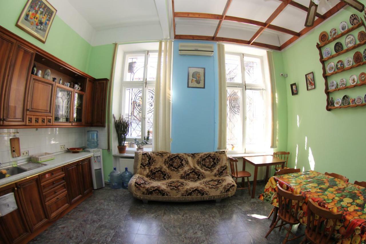 Orpheus Hostel And Apartments Odessa Exterior photo
