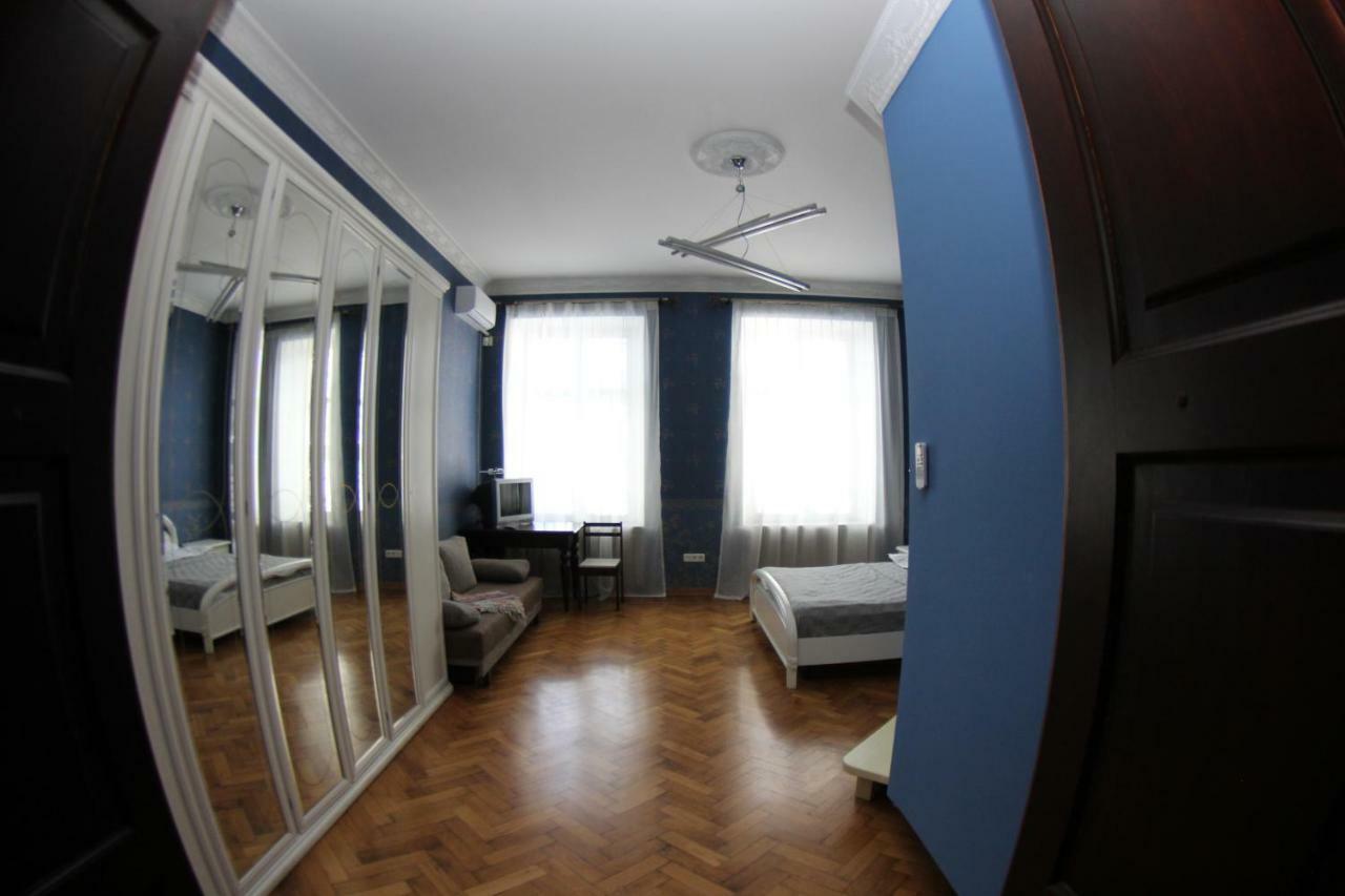 Orpheus Hostel And Apartments Odessa Exterior photo